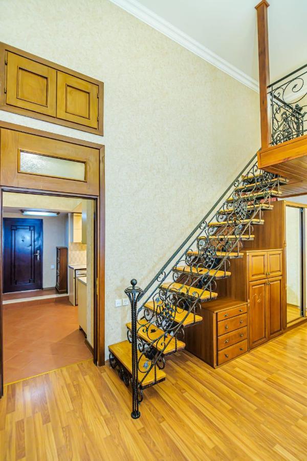 Nizami Street 2 Room Luxe House Баку Екстер'єр фото