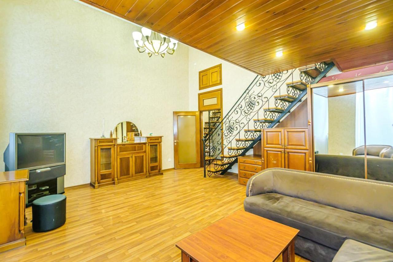 Nizami Street 2 Room Luxe House Баку Екстер'єр фото