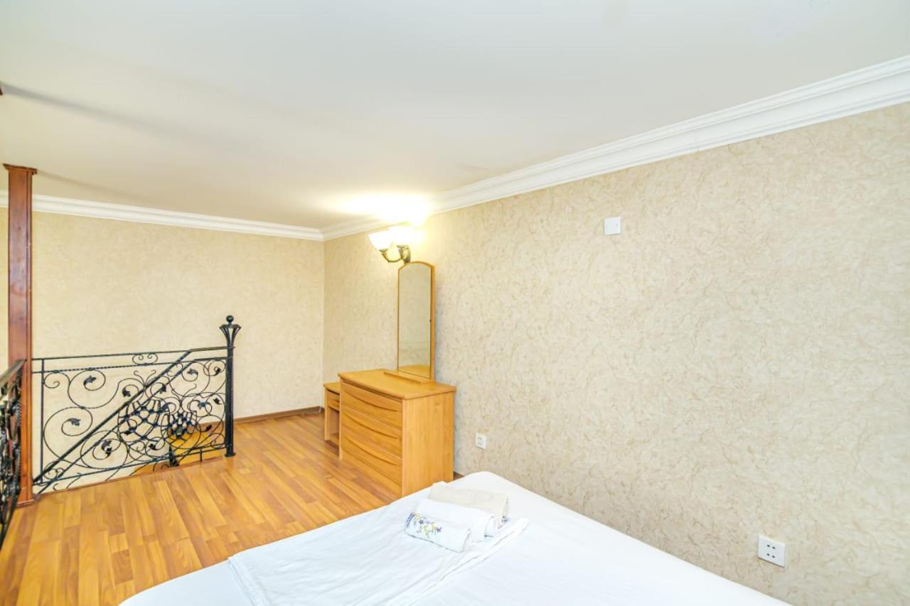 Nizami Street 2 Room Luxe House Баку Екстер'єр фото